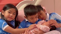 <p>Setelah menikah dengan Edhie Baskoro Yudhoyono (Ibas), Aliya Rajasa dikaruniai 4 orang anak. Si Bungsu yang berjenis kelamin perempuan diberi nama Alisha Prameswari Yudhoyono. (Foto: Instagram: @ruby_26)</p>