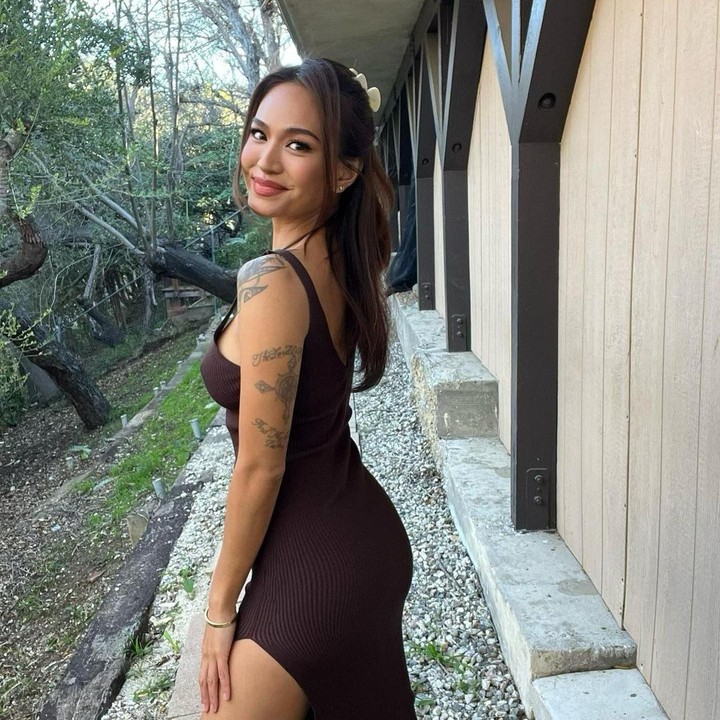 <p>Tak sendiri, ia juga memiliki saudara perempuan bernama Samantha Bolkiah yang lahir dari ibunda yang sama. Sama seperti Karraminah, Samantha juga tampil ekstentrik dengan <em>tattoo</em> di sekujur tubuhnya. (Foto: Instagram @samrichelle)</p>