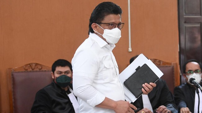Sang istri sempat khawatir dengan keselamatan anak-anaknya usai sang suami memberikan kesaksian mengenai peristiwa yang sebenarnya di muka persidangan.
