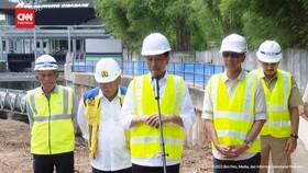 VIDEO: Jokowi Tinjau Proyek Sodetan Kali Ciliwung-KBT