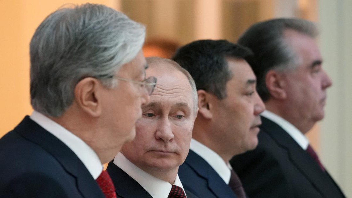 FOTO: Penampakan Terbaru Vadimir Putin di Tengah Rumor Meninggal