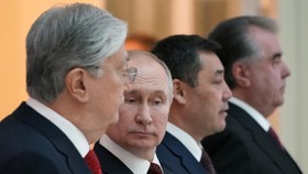 img-title Perang Molor, Putin Desak Crazy Rich Rusia Simpan Harta Dalam Negeri