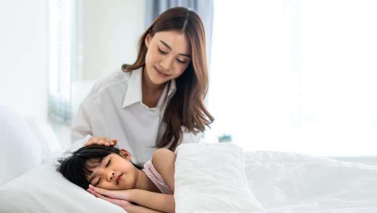 7 Penyebab Kepala Anak Panas Tapi Kaki dan Tangan Dingin hingga Cara Mengatasinya 7 Penyebab Kepala Anak Panas Tapi Kaki dan Tangan Dingin hingga Cara Mengatasinya