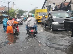 Hujan Deras Terjang Surabaya 1,5 Jam, Beberapa Kawasan Banjir