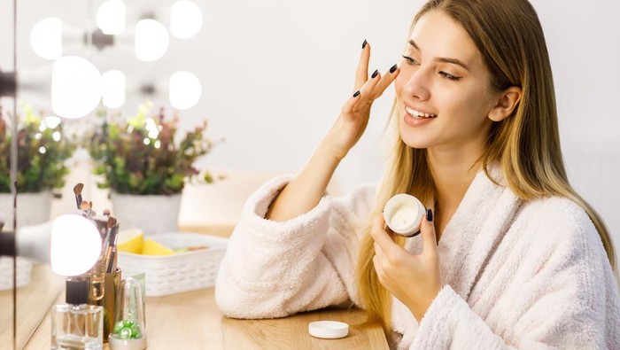 img-title 4 Rekomendasi Skincare Travel Kit di Bawah Rp200 Ribu yang Praktis dan Komplit