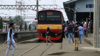 Cerita Bunda Melahirkan di Stasiun Tanah Abang, Alami Kontraksi di Gerbong KRL