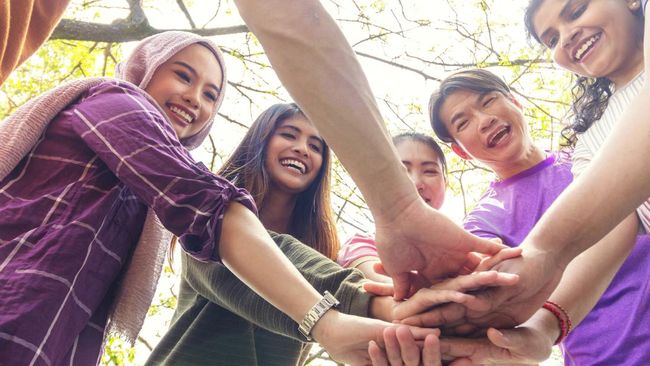 Berikut referensi ucapan Sumpah Pemuda yang berisikan yang dapat membangkitkan semangat dan sarat pesan persatuan bagi para pemuda Indonesia.