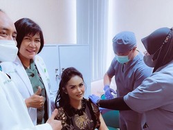 Krisdayanti Vaksin Booster Sesi 2, Sampaikan Pesan untuk Masyarakat Indonesia
