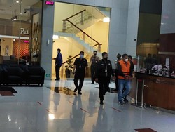 Eks Panglima GAM Izil Azhar Resmi Ditahan KPK!
