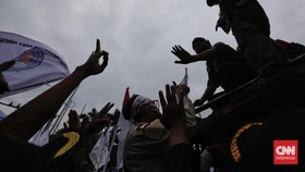 Netizen Kenang Desakan Kades: Kasih, Kalau Perlu Jabat Hingga Akhirat