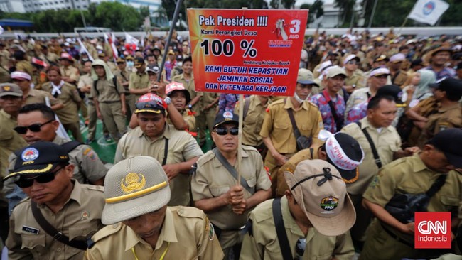 UU Desa belum mengatur besaran tunjangan pensiun kepala desa dan perangkat desa. Nilai duit pensiun untuk kepala desa diatur lewat peraturan pemerintah.