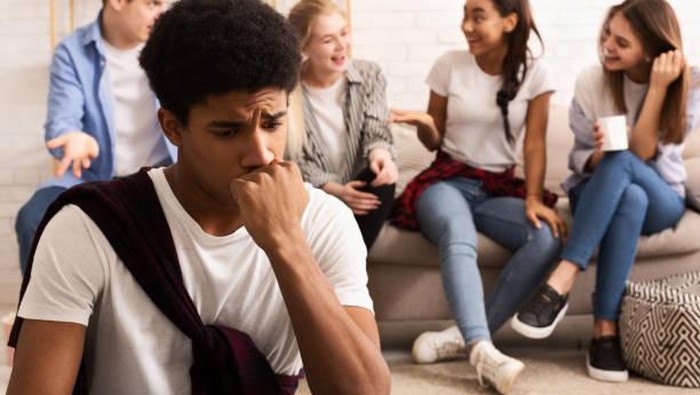 img-title Nggak Lagi Kaku, Terapkan 5 Cara Ini untuk Introvert Meningkatkan Kepercayaan Diri dan Komunikasi di Dunia Kerja!