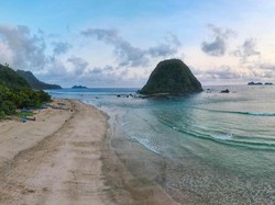 5 Pantai Sepi tapi Indah di Selatan Jawa, Cocok Buat Kabur