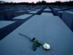 Peringatan Hari Holocaust Internasional 2023: Tema dan Sejarahnya