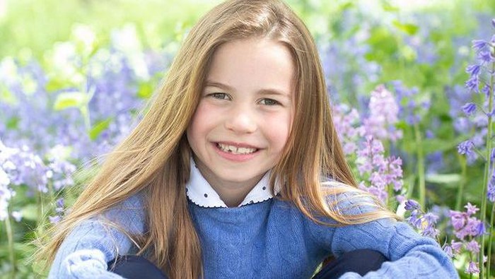 Dinobatkan Anak Terkaya di Dunia, Intip 4 Gaya Menawan nan Elegan Putri Charlotte