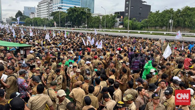 Usai bertamu ke istana, Dewan Penasihat PPDI mengklaim Jokowi lebih setuju opsi masa jabatan kades dua periode masing-masing 8 tahun.