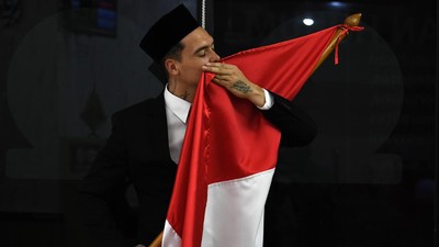 img-title FOTO: Momen Bersejarah Shayne Pattynama Resmi Jadi WNI