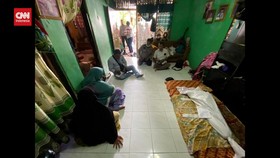 VIDEO: Kejam, Anak Bacok Ibu Hingga Tewas