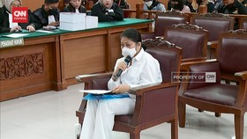 VIDEO: Dituduhkan Jaksa Pakai Baju Seksi, PC Sebut Ini di Pledoinya