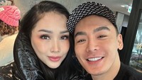 <p>Titi DJ kemudian me-repost foto yang diduga menampilkan kondisi wajah terbarunya usai menjalani operasi anti aging di Korea Selatan. (Foto: Instagram @ti2dj)</p>