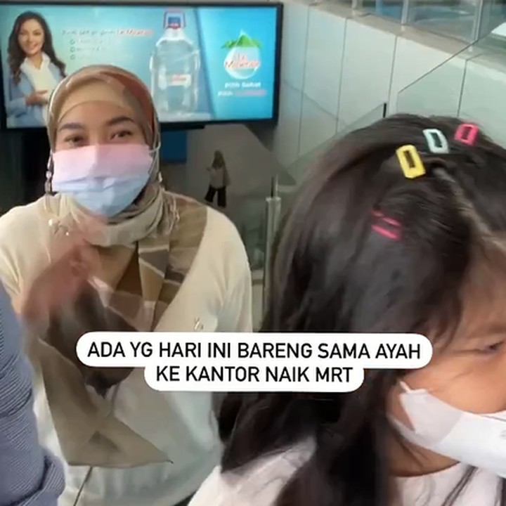 <p>Adrian Maulana merupakan aktor sekaligus presenter Tanah Air. Beberapa tahun yang lalu, ia kerap mengisi layar kaca membintangi berbagai judul sinetron, Bunda. (Foto: Instagram @adrianmaulana) <br /><br /><br /></p>