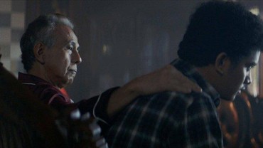 img-title Review Film 'Autobiography': Kengerian yang Menyegarkan