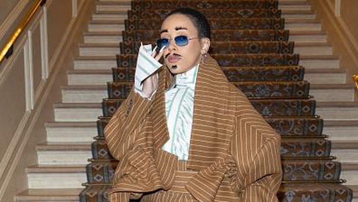 PARIS, FRANCE - JANUARY 25: (EDITORIAL USE ONLY - For Non-Editorial use please seek approval from Fashion House) Doja Cat attends the Viktor & Rolf Haute Couture Spring Summer 2023 show as part of Paris Fashion Week  on January 25, 2023 in Paris, France. (Photo by Marc Piasecki/WireImage)