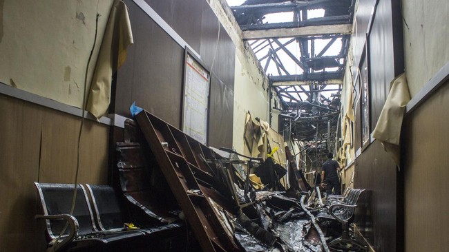 FOTO: Momen Gedung di Markas Polda Kalsel Kebakaran