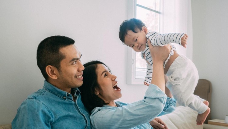 Kenapa Bayi Lebih Dulu Bisa Bilang Ayah Ketimbang Sebut Bunda? Ini Alasannya