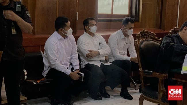 Saat bersaksi di persidangan, Kompol Wahyu Setyo Pranoto selaku Kabag Ops Polres Malang mengaku tak ada penyampaian larangan gas air mata di Stadion Kanjuruhan.