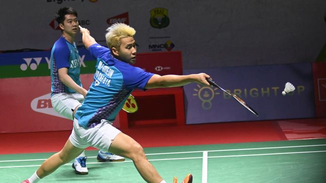 Marcus Gideon mengalami cedera dan memilih mundur dari babak 16 besar Indonesia Masters 2023 lantaran khawatir otot perutnya kembali sobek