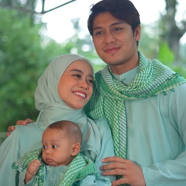 Dulu Gubuk Sederhana, 7 Potret Rumah Lesti bak Villa di Kampung Ada Pemandangan Air Terjun