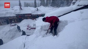 VIDEO: Cuaca Ekstrem, Salju Tebal Landa India Utara