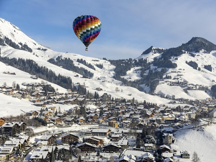 A balloon takes part in the 43rd International Hot Air Balloon Festival in Chateau-d'Oex, Switzerland January 24, 2023. REUTERS/Denis Balibouse     TPX IMAGES OF THE DAY