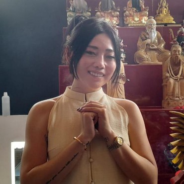 Terpopuler: Artis Indonesia Rayakan Waisak hingga Sopir Odong-odong Berseragam Pilot