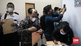 FOTO: Perjuangan Mempertaruhkan Nasib di Bursa Kerja