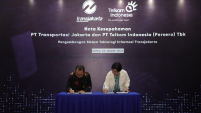 Telkom menjalin kerja sama dengan Transjakarta untuk pengembangan sistem teknologi informasi di sektor transportasi.