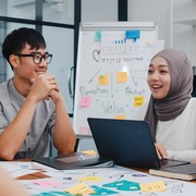 Perhatikan, 6 Kebiasaan Anak Muda Kantoran Ini Berpotensi Sumbang Lemak di Perut Kalau Terus Dilakukan!