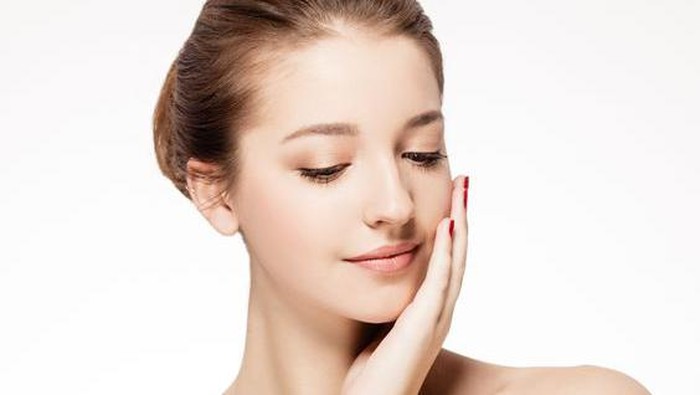 img-title Lakukan 4 Cara Jitu Ini untuk Dapatkan Wajah Sehat Glowing, Asal Konsisten ya!