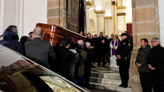 Spanyol membeberkan identitas pelaku penikaman yang menewaskan satu orang dalam dua serangan di dua gereja di Algeciras pada Rabu (25/1) lalu.
