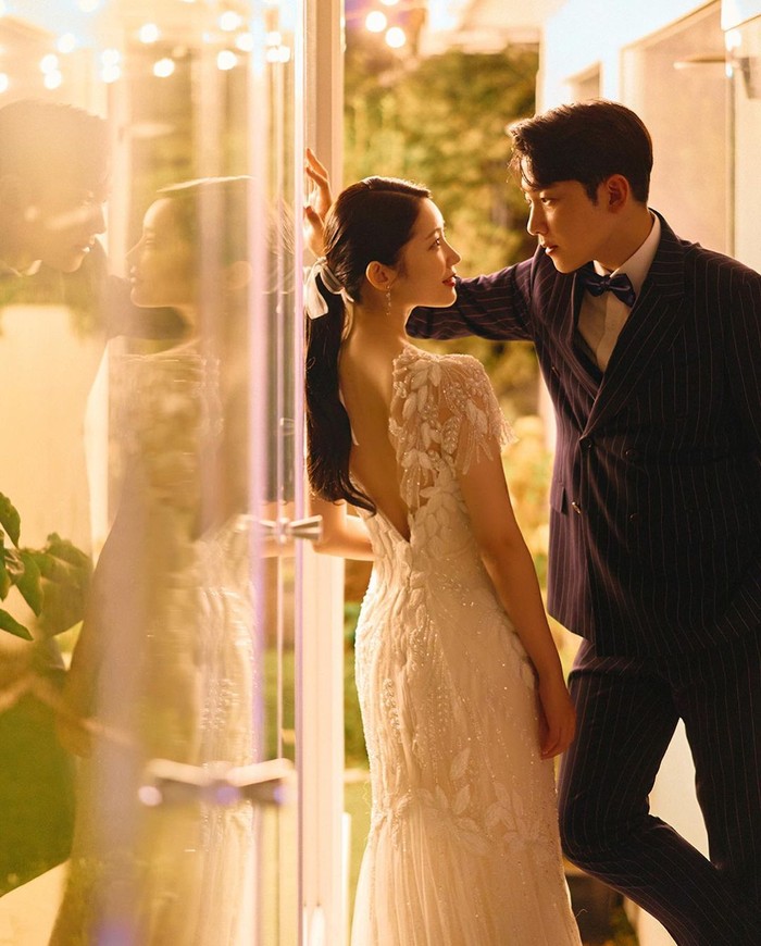 Momen pernikahan Yukika dan Minhyuk MAP6 yang tampak hangat dan intimate./ Foto: soompi.com