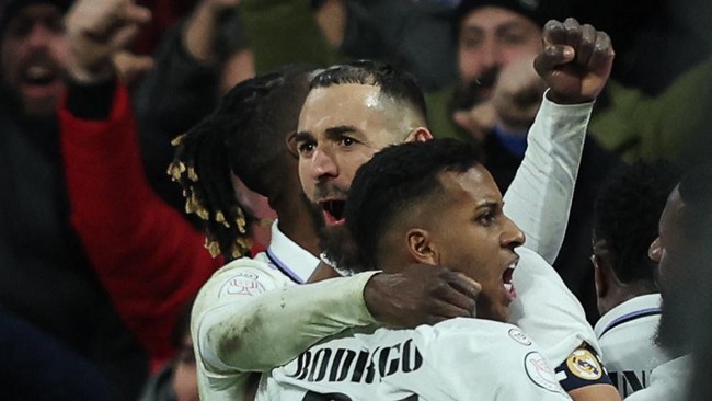 Real Madrid Lolos Semifinal Copa del Rey Real Madrid berhasil lolos semifinal Copa del Rey dalam pertandingan melawan Atletico Madrid dengan skor 3-1 lewat perpanjangan waktu.