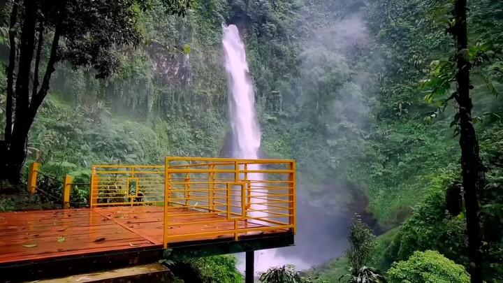 Rumah di Curug
