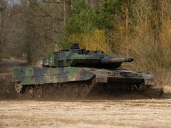 Tank Canggih Leopard Jerman Tiba di Ukraina, Rusia Kelabakan?