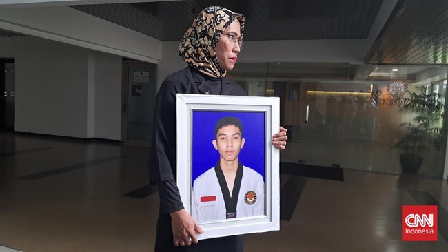 Adi Syahputra, ayah mahasiswa UI yang tewas tertabrak mengatakan purnawirawan Polri AKBP Eko Setio Budi Wahono (ESBW) tak pernah minta maaf.