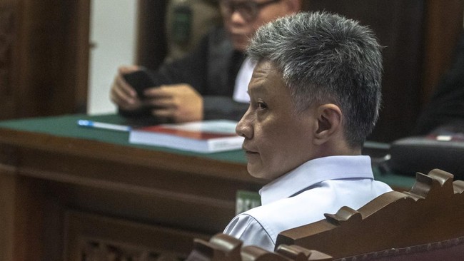 Dalam lanjutan sidang, JPU menilai pleidoi Hendra Kurniawan hanya 'pamer' masa dinas selama 27 tahun.