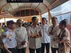 Usai Beberapa Kali Ditunda, Skywalk Kebayoran Lama Diresmikan Heru Budi