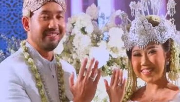 img-title Terpopuler: Kiky Saputri Nikah hingga Kegiatan Rizky Billar Disebut Pencitraan