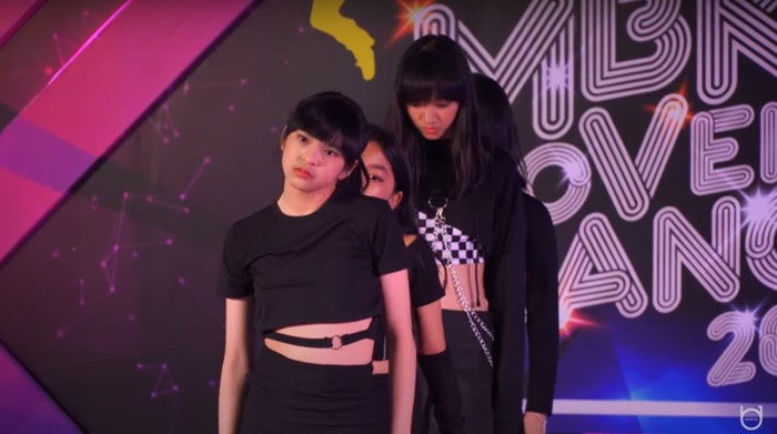 Chiquita bersama cover group RedRose/ Foto: Youtube.com/ OB1 Jellopy