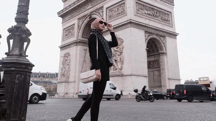 img-title Inspirasi Gaya Stylish saat Hangout untuk Hijabers ala Citra Kirana yang Bisa Kamu Tiru